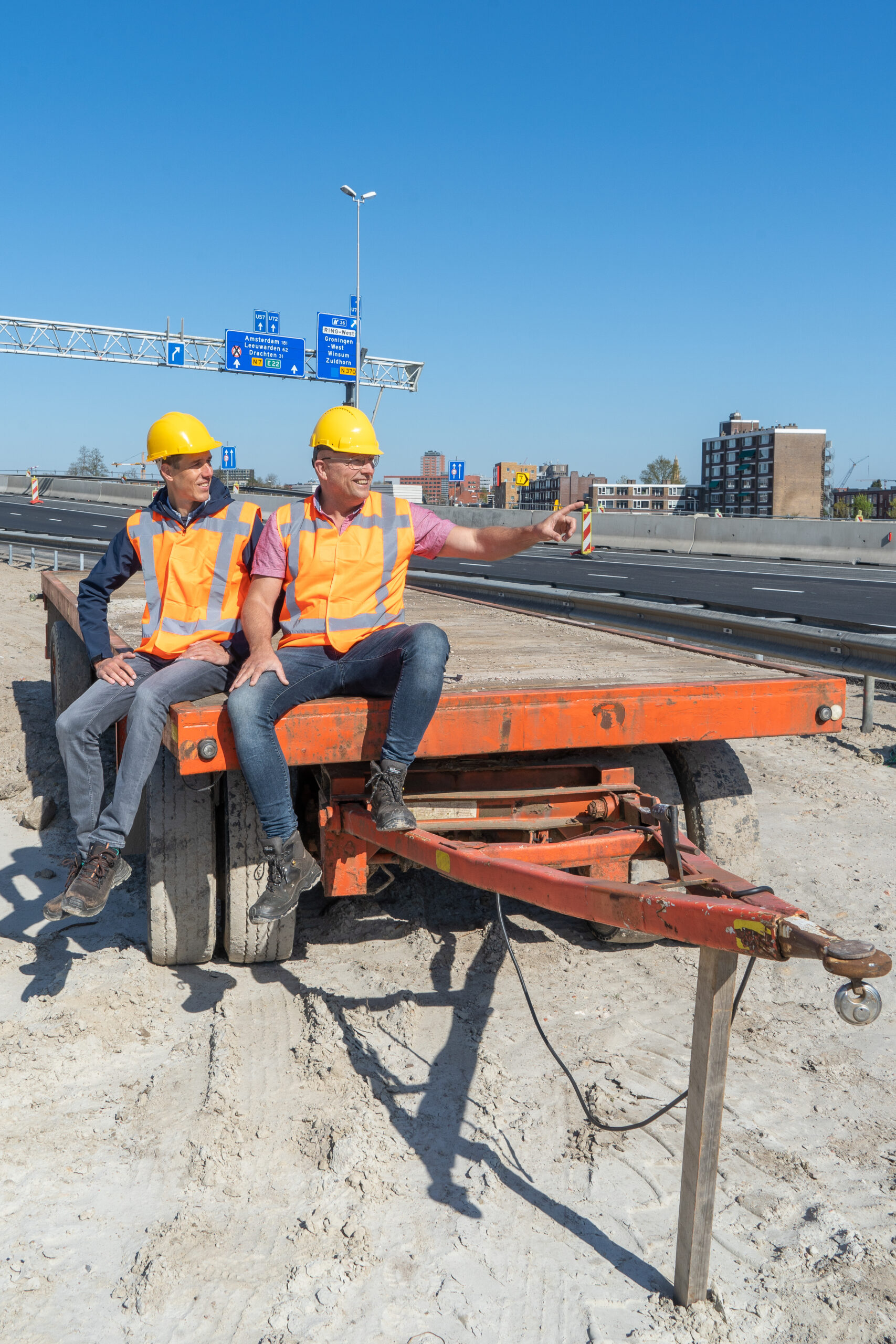 Jan en Gerrit op bouwplaats